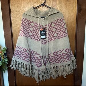 NWT Everest Designs 100% Wool Poncho Made in Nepal